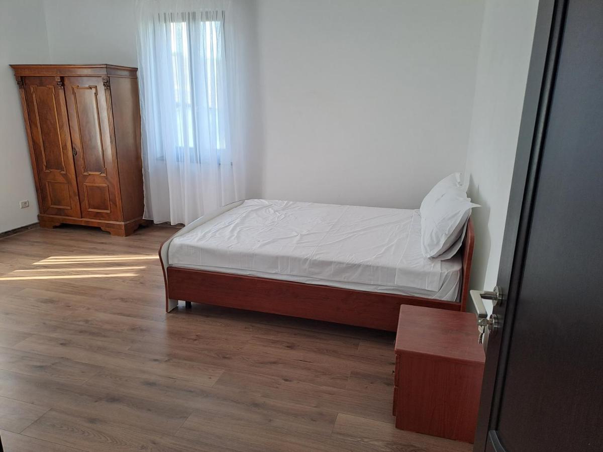 Pensiunea La Conac Bîrlad 外观 照片