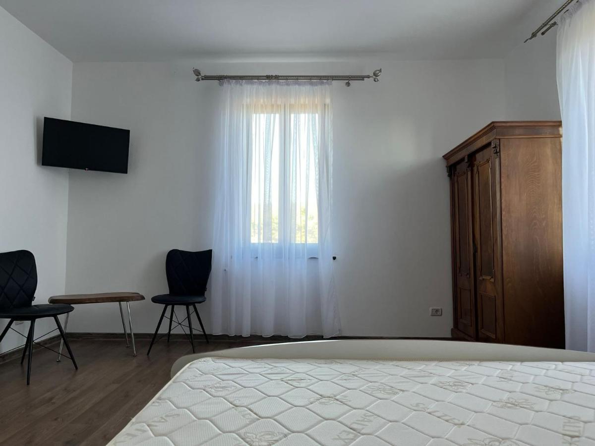 Pensiunea La Conac Bîrlad 外观 照片